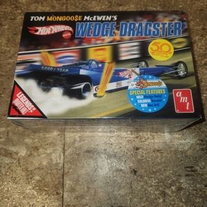 Tom Mongoose McEwen's HOT WHEELS WEDGE DRAGSTER  AMT 1:25 PLASTIC MODEL CAR  KIT